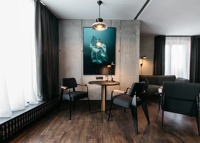 Exeter Hotel