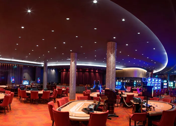 Maestral Resort & Casino