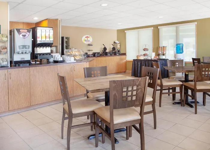 Super 8 By Wyndham Midland