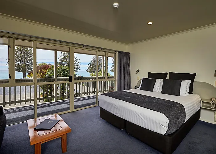 The White Morph Motels