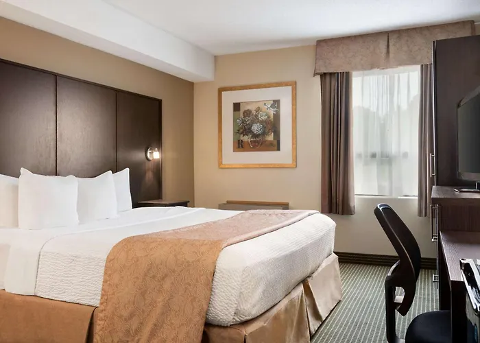 Days Inn By Wyndham Renfrew Conference Centre