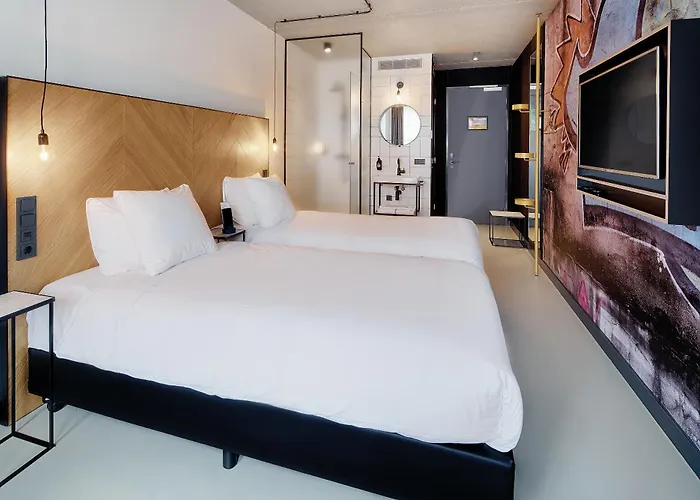 Hotel The Match