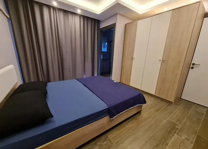 Oezel Havuzlu Lueks Villa