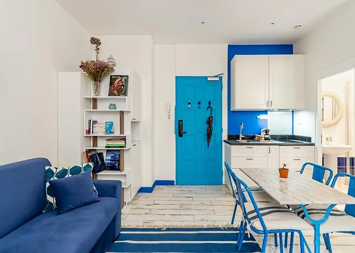 Le Grand Studio Bleu 25M2, 120M Vieux-Port , Clim ,Wifi, Acces Autonome Avec Code