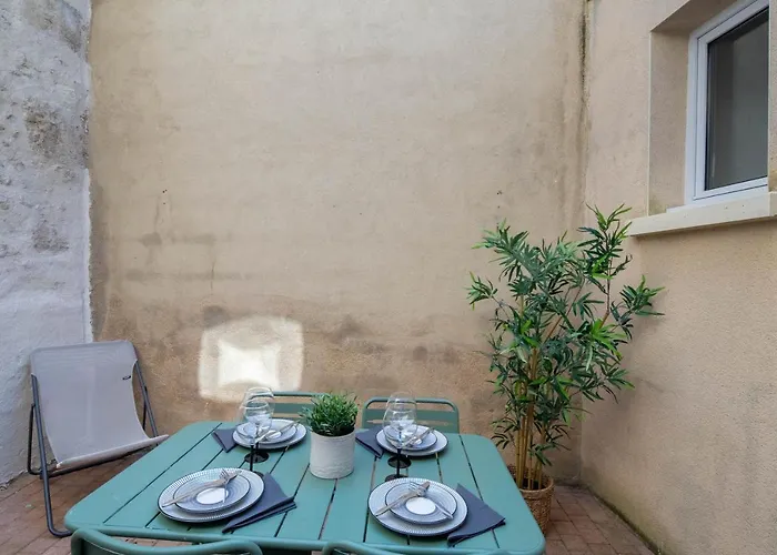 Maison De Ville En Plein Centre Avec Terrasse