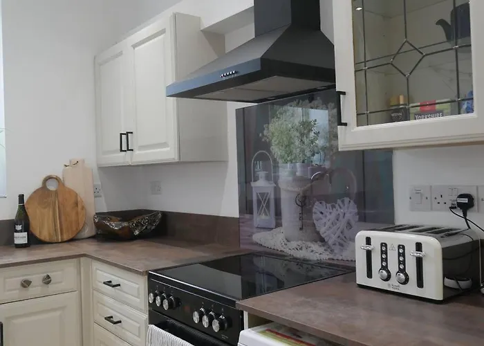 Cheltenham Accommodation -Self-Catering-2 Bedrooms