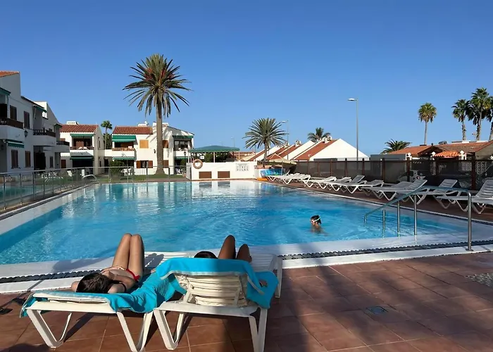 Apartment Balandros With Balcony