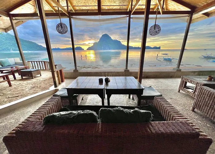Golden Monkey Beach Hotel