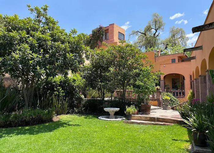 Cousy Condo In The Historic Center Of San Miguel De Allende, Incredible View, Pool, Bbq, 3 Blocks From The Main Parish