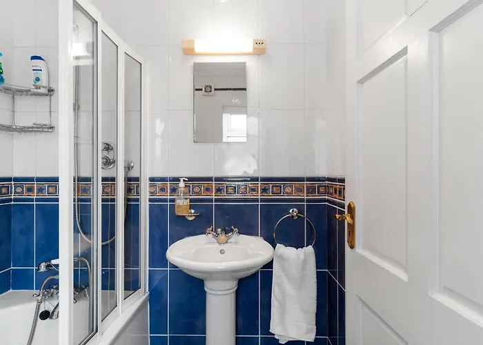 Private Room With Private Entrance.