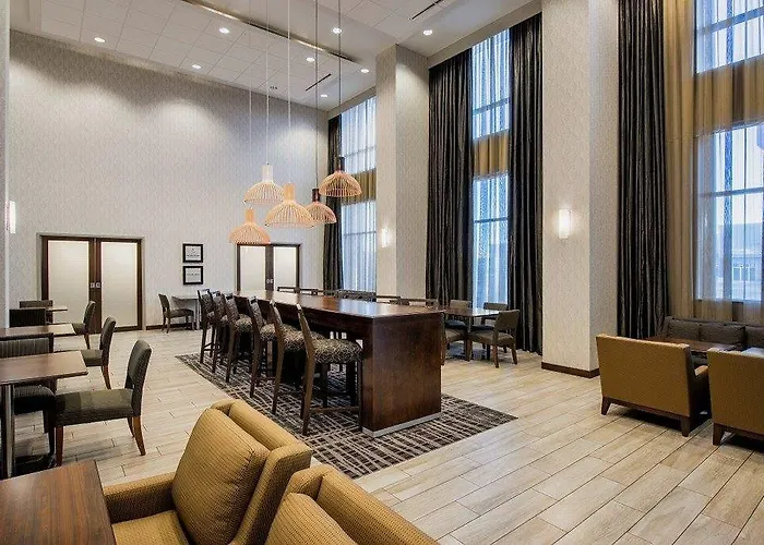 Hampton Inn & Suites Airdrie