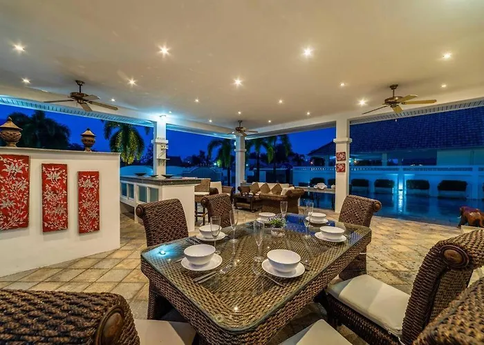 Private 3 Bedroom Pool Villa Pp10