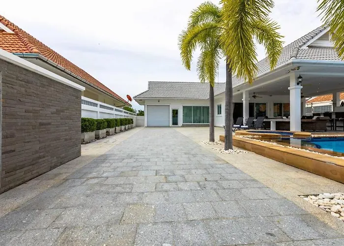 Private 3 Bedroom Pool Villa Pp10