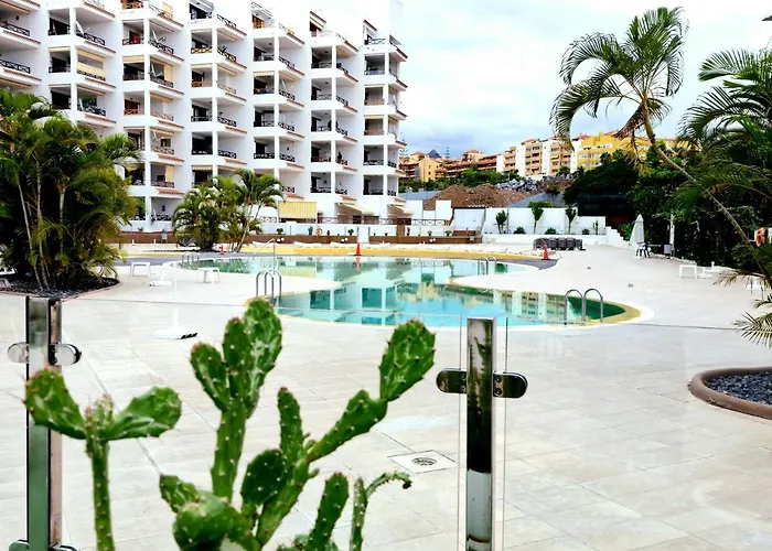 Luxury San Marino Apartment & Pool View