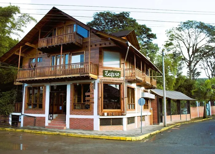Hostal Zafiro Mindo
