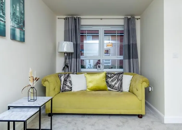 Cozy 3 Bed Sasha House In Beeston Nottingham