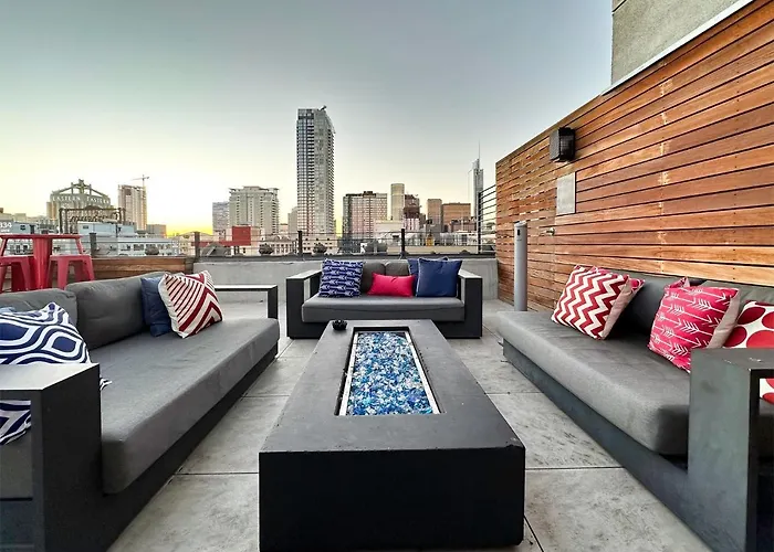 Fashion Loft 2 Bedroom Downtown