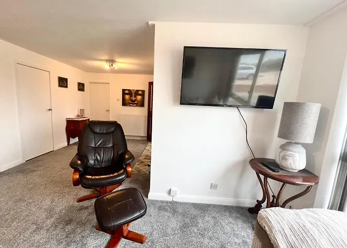 Beach Front Apartment With Free Parking, St Annes