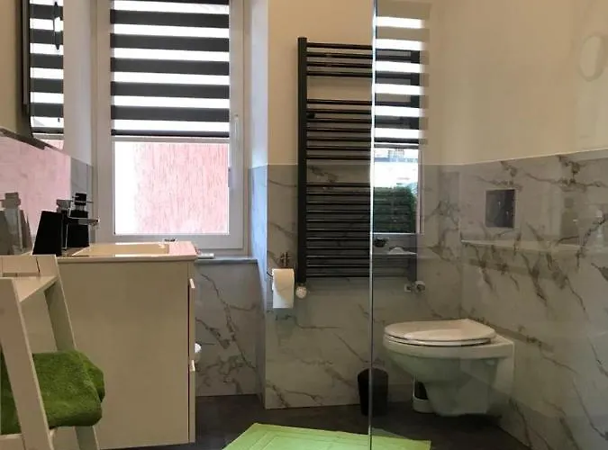 Ferienwohnung Frohnaublick - Zentrale Lage, Terrasse & Parkplatz
