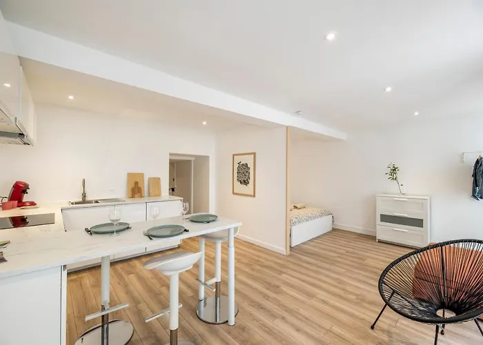 Wonderhost, Quartier Du Chateau, Superbe Appartement Avec Parking Aragon