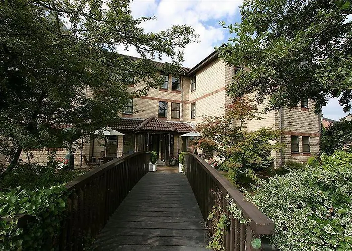 Riverside Hotel