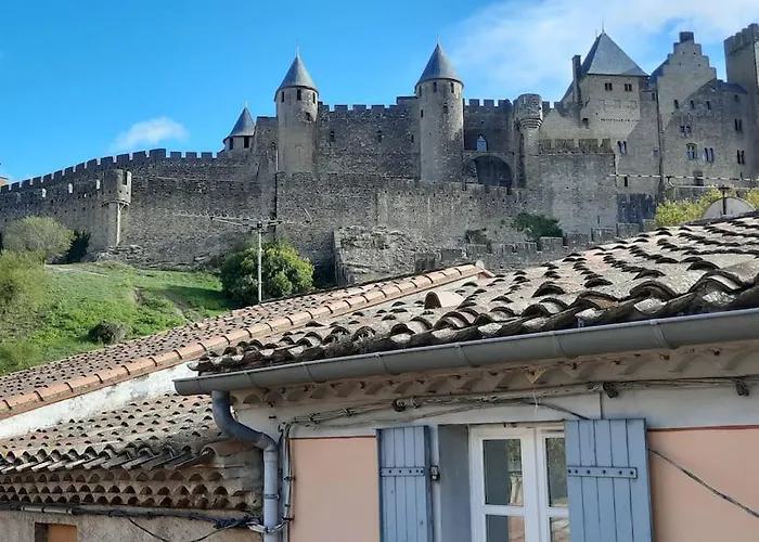 A 200 Metres Du Chateau : Maison De Ville