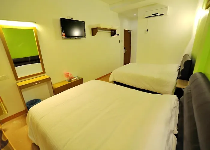 Golden Gate Hotel Kemaman By Rvh