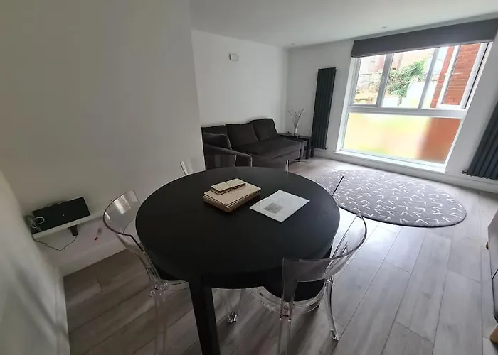 Luton Town Centre Executive Apartment