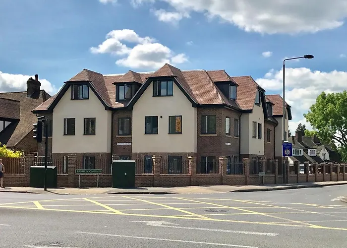 2 Bed 2 Bathroom Gated Apartment 1 Inc Free Parking