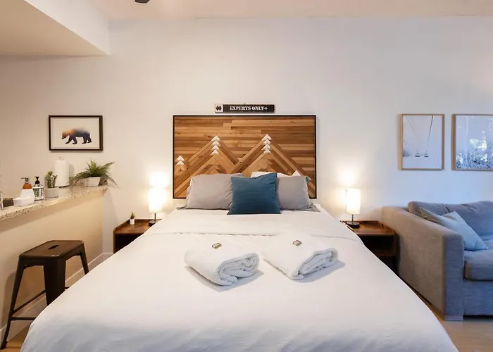 Bright Suite At Ski In/Out Glacier Lodge!