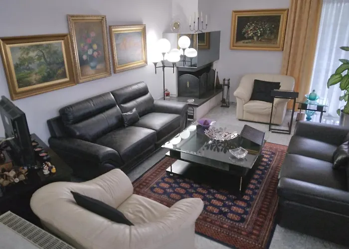 Villa In Panorama, Thessaloniki, With A Swimming Pool. Host: Mr. George