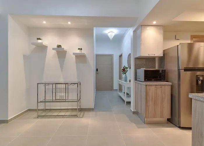 Dom. Rep. Exclusive 2 Bed Apt. Evaristo Morales