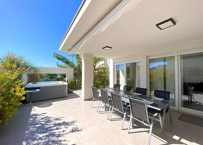 Fantasy View Villa