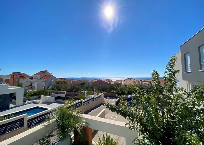 Fantasy View Villa