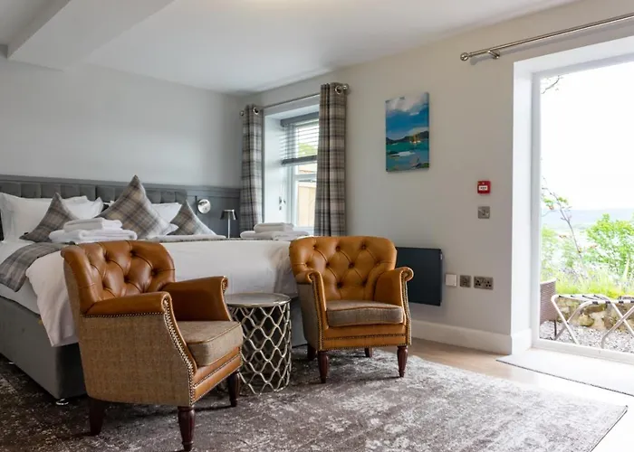 Western Isles Hotel