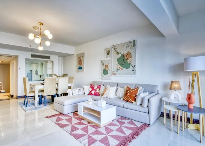 Lofts By Elegant Hospitality - Across Auc
