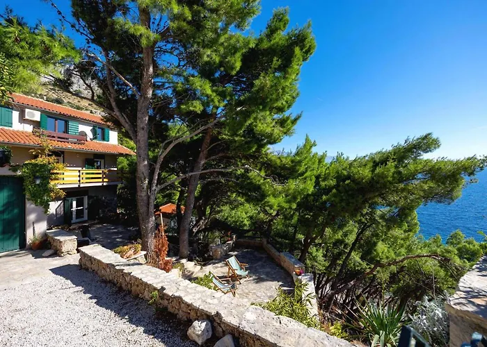 Holiday House Omi