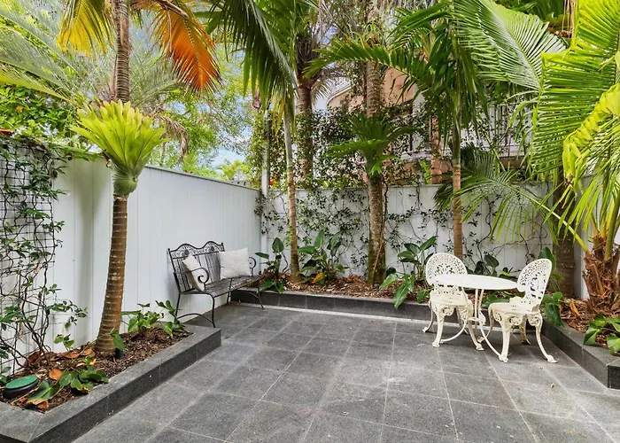 Little Cove Gem - Walking Distance To The Most Famous Noosa Beach!