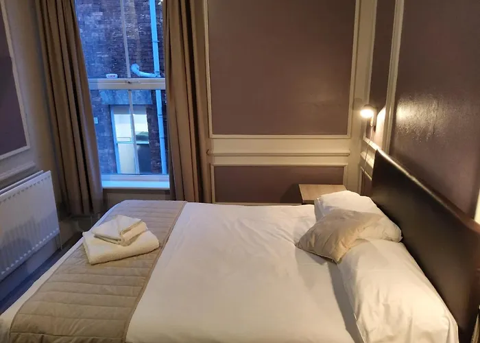 The Avenue Hotel