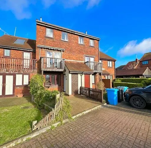 Sea View Apartment Poole Quay - Free Parking