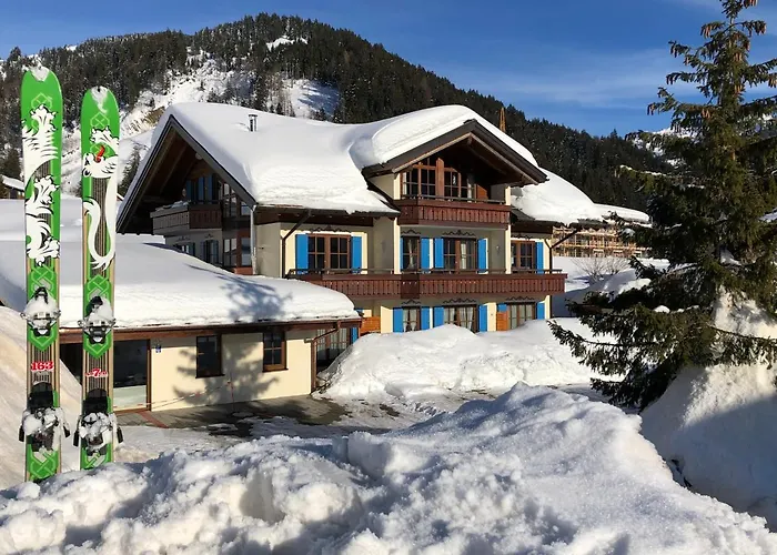 Gemütliche Ferienwohnung Bergwiese: Ruhige Südlage mit WLAN und Sauna
