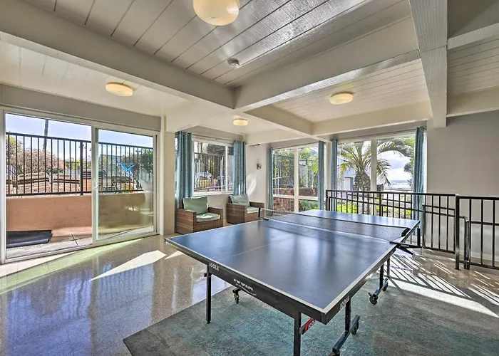 'Deja Blue' Oceanside Condo On Beach W/ Pools!