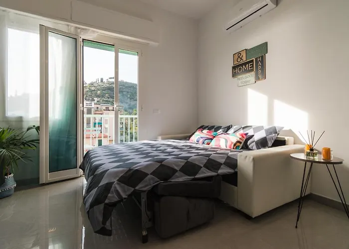 Casa Acqua Marina - 1 Min From The Sea, Wi-Fi & Air Conditioning, Sea View Balcony