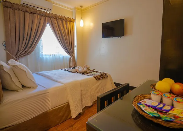 West Loch Park Hotel Vigan