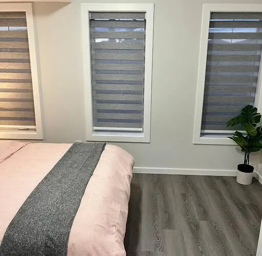 Cozy Private 1 Bedroom Basement Suite - Free Parking And Free Wifi