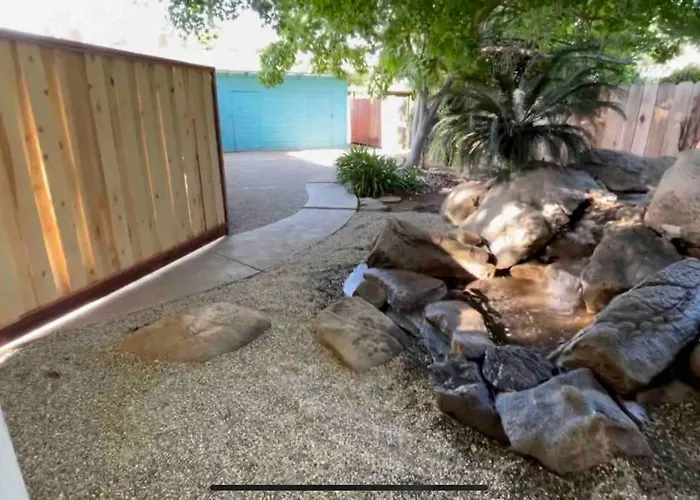 Brand New 2Br Cute Blue Led In North Fresno