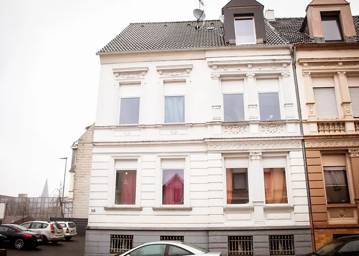 Bis 5 Personen, Parkplatz, Arbeitsplatz
