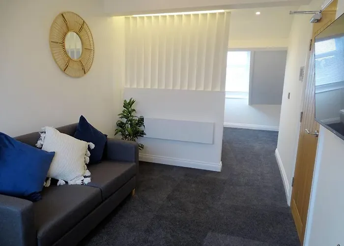 Apt 4 - Queens Court