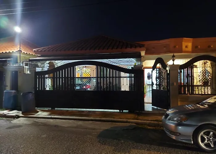 Hermosa Casa Urbanizacion Jardines Del Norte