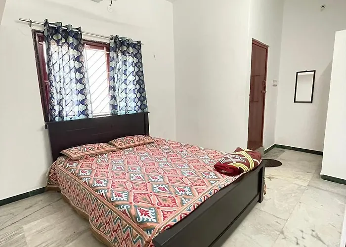White House - 3Bhk Elegant Apartment